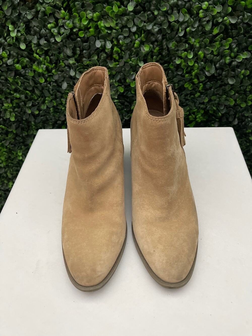Vionic suede Ankle Boots Women’s Size 8.5